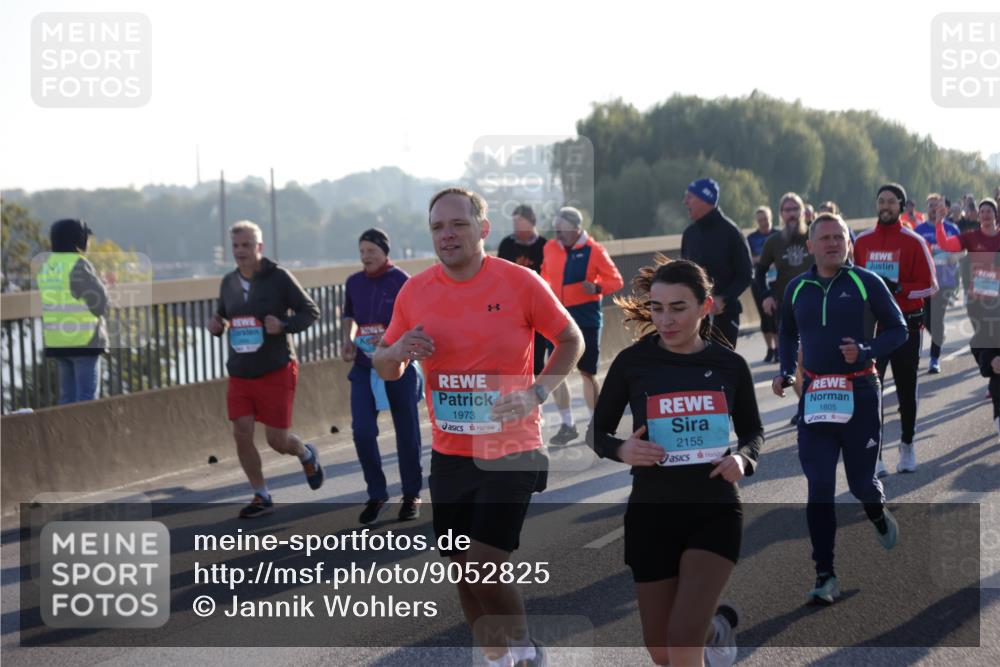 03.10.2025 - Köhlbrandbrückenlauf Jannik Wohlers http://msf.ph/oto/9052825 03.10.2025 09:19:39 Position 3 1973, 2155, 1805 meine-sportfotos.de