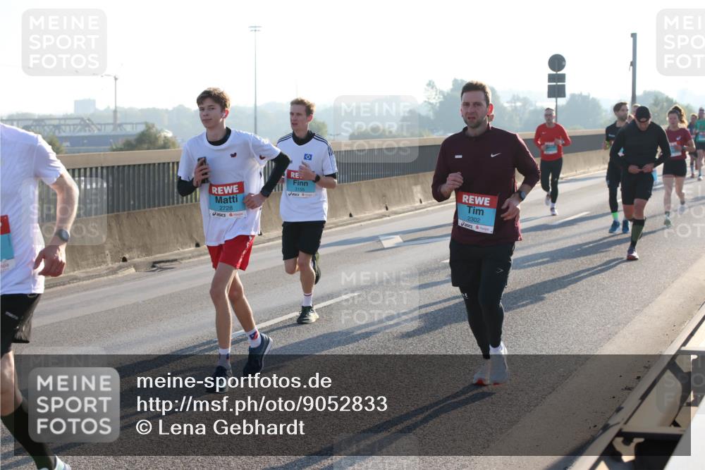 03.10.2025 - Köhlbrandbrückenlauf Lena Gebhardt http://msf.ph/oto/9052833 03.10.2025 09:15:31 Position 1 2728, 3155, 2302 meine-sportfotos.de