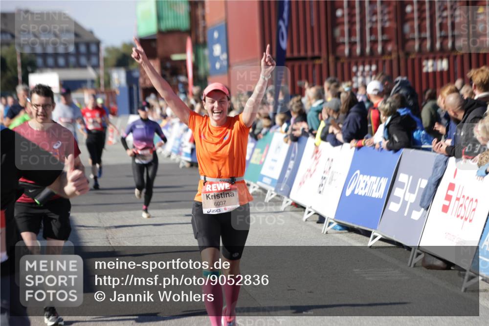 03.10.2025 - Köhlbrandbrückenlauf Jannik Wohlers http://msf.ph/oto/9052836 03.10.2025 13:09:15 Ziel 4334, 4351, 4377, 4486, 4681, 4901, 5242, 5740, 5953, 6037, 6062, 6349, 6562, 6630, 6743, 6814, 6816 meine-sportfotos.de