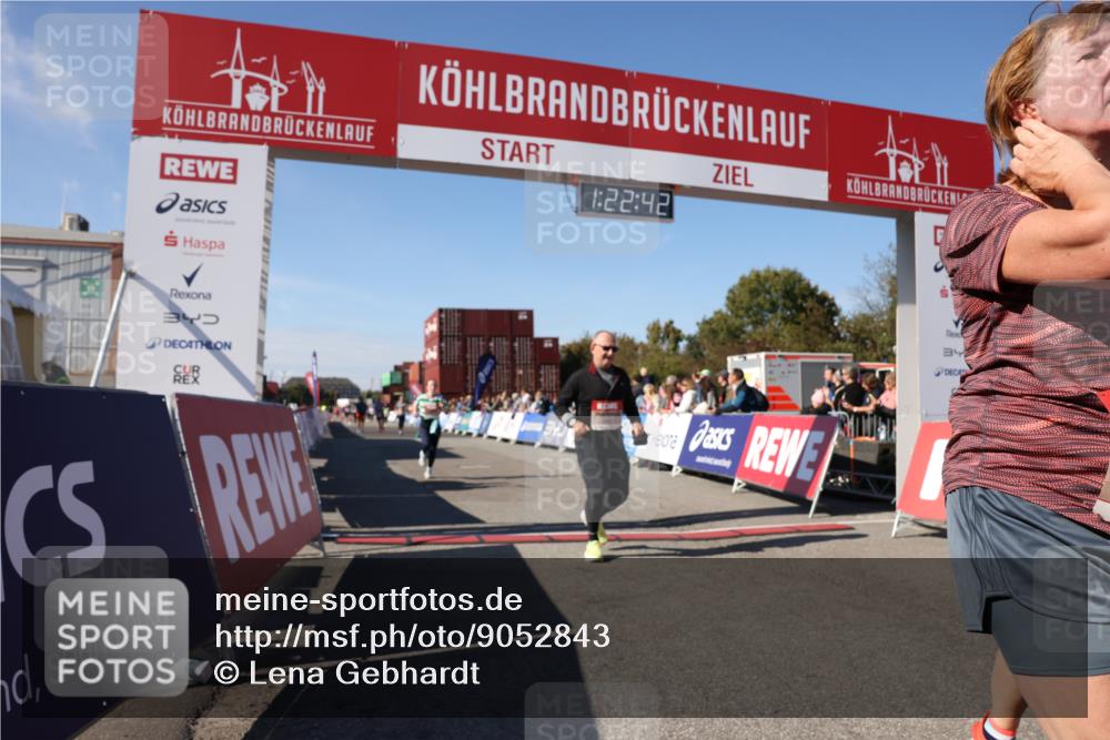 03.10.2025 - Köhlbrandbrückenlauf Lena Gebhardt http://msf.ph/oto/9052843 03.10.2025 13:22:43 Ziel 4481, 4482, 4508, 5122, 5125, 5167, 5213, 5675, 5928, 5933, 5982, 6107, 6261, 6300, 6413, 6733 meine-sportfotos.de