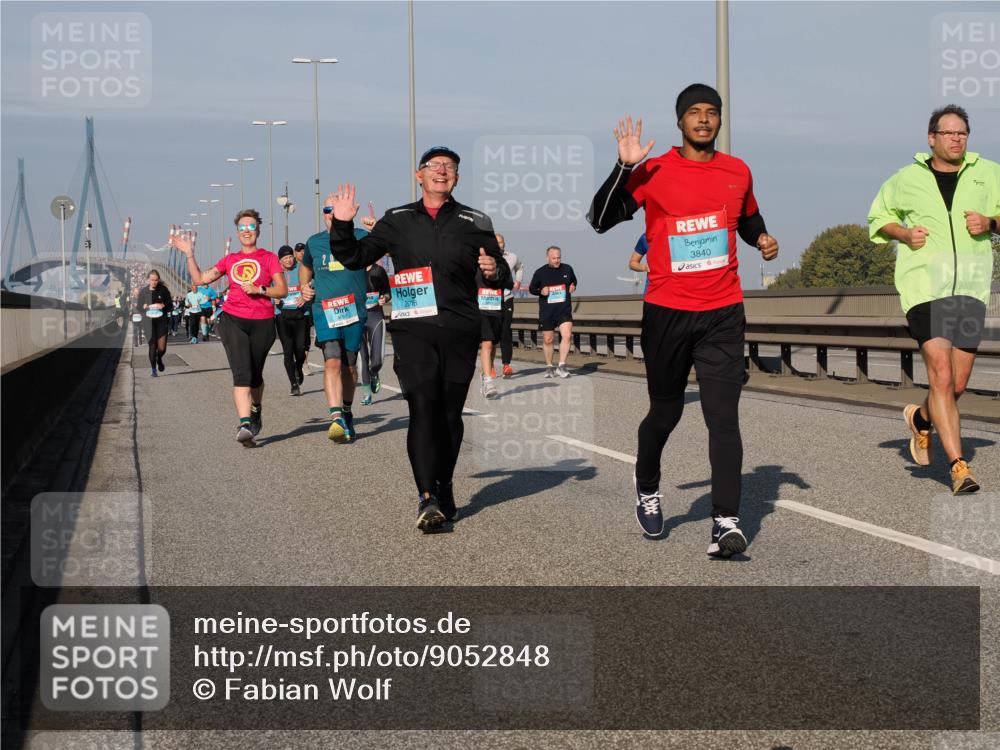 03.10.2025 - Köhlbrandbrückenlauf Fabian Wolf http://msf.ph/oto/9052848 03.10.2025 10:02:20 Position 3 2018, 3697, 3840 meine-sportfotos.de