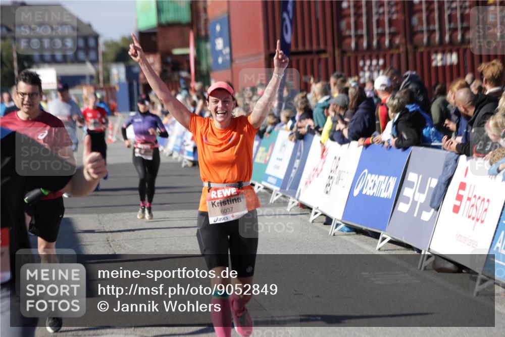 03.10.2025 - Köhlbrandbrückenlauf Jannik Wohlers http://msf.ph/oto/9052849 03.10.2025 13:09:15 Ziel 4334, 4351, 4377, 4486, 4681, 4901, 5242, 5740, 5953, 6037, 6062, 6349, 6562, 6630, 6743, 6814, 6816 meine-sportfotos.de