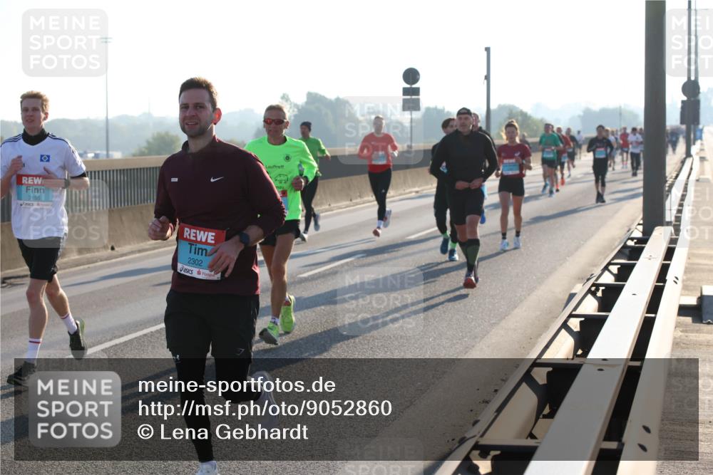 03.10.2025 - Köhlbrandbrückenlauf Lena Gebhardt http://msf.ph/oto/9052860 03.10.2025 09:15:32 Position 1 3155, 2302 meine-sportfotos.de