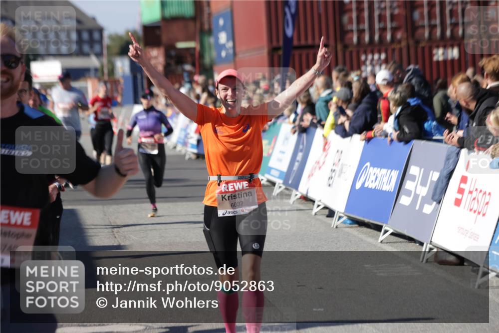 03.10.2025 - Köhlbrandbrückenlauf Jannik Wohlers http://msf.ph/oto/9052863 03.10.2025 13:09:15 Ziel 4334, 4351, 4377, 4486, 4681, 4901, 5242, 5740, 5953, 6037, 6062, 6349, 6562, 6630, 6743, 6814, 6816 meine-sportfotos.de