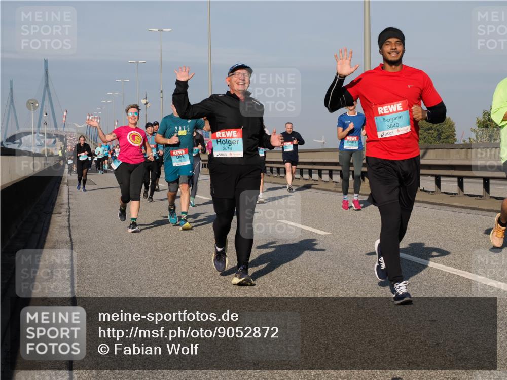 03.10.2025 - Köhlbrandbrückenlauf Fabian Wolf http://msf.ph/oto/9052872 03.10.2025 10:02:20 Position 3 2018, 3697, 3840 meine-sportfotos.de