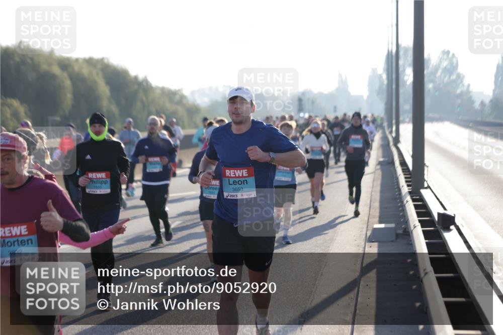 03.10.2025 - Köhlbrandbrückenlauf Jannik Wohlers http://msf.ph/oto/9052920 03.10.2025 09:19:42 Position 3 2832, 1833, 3653 meine-sportfotos.de