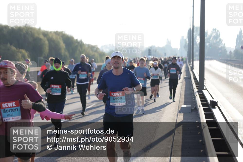 03.10.2025 - Köhlbrandbrückenlauf Jannik Wohlers http://msf.ph/oto/9052934 03.10.2025 09:19:42 Position 3 2832, 3653 meine-sportfotos.de