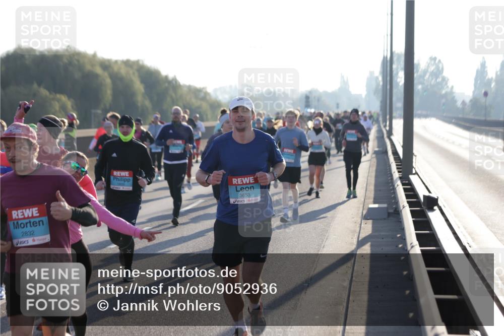 03.10.2025 - Köhlbrandbrückenlauf Jannik Wohlers http://msf.ph/oto/9052936 03.10.2025 09:19:42 Position 3 2832, 1833, 3653 meine-sportfotos.de