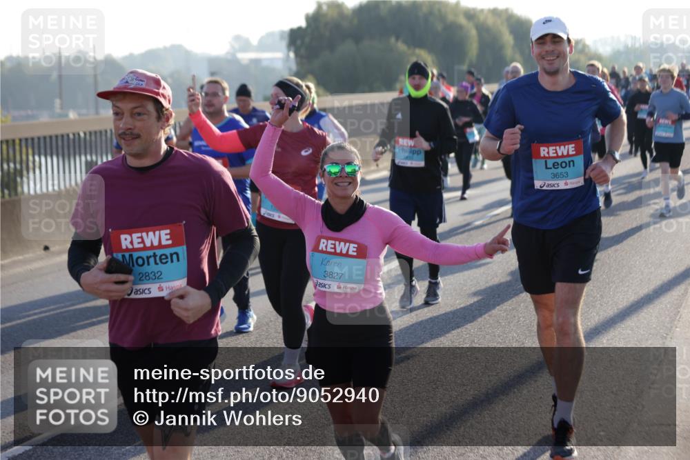 03.10.2025 - Köhlbrandbrückenlauf Jannik Wohlers http://msf.ph/oto/9052940 03.10.2025 09:19:43 Position 3 2832, 3827, 3653 meine-sportfotos.de
