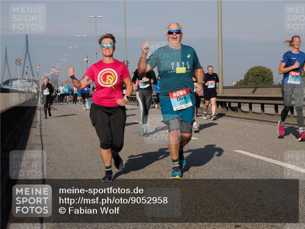 03.10.2025 - Köhlbrandbrückenlauf Fabian Wolf http://msf.ph/oto/9052958 03.10.2025 10:02:23 Position 3 2025, 39, 3697, 2055 meine-sportfotos.de
