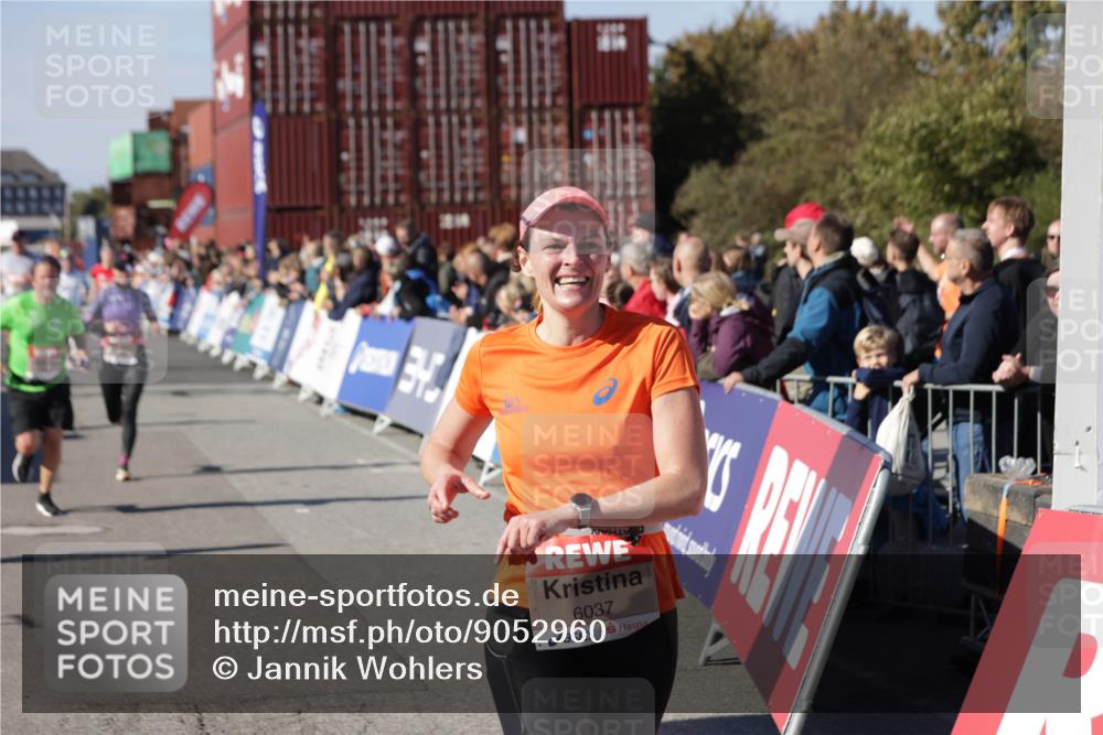 03.10.2025 - Köhlbrandbrückenlauf Jannik Wohlers http://msf.ph/oto/9052960 03.10.2025 13:09:17 Ziel 4334, 4351, 4377, 4486, 4681, 4901, 5061, 5242, 5740, 5953, 6037, 6062, 6349, 6562, 6630, 6661, 6743, 6814, 6816 meine-sportfotos.de