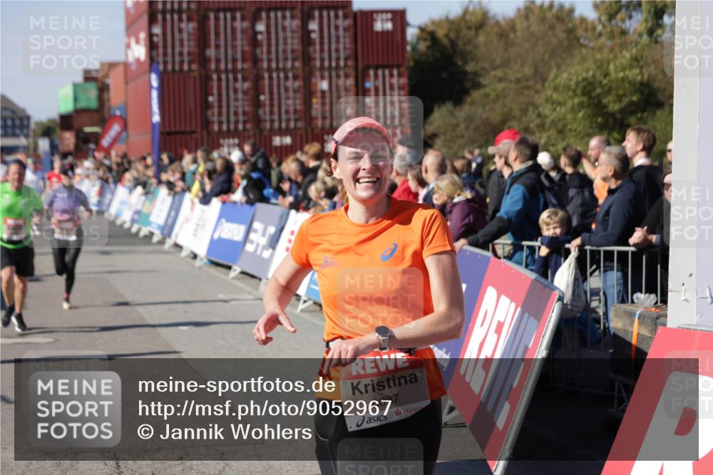 03.10.2025 - Köhlbrandbrückenlauf Jannik Wohlers http://msf.ph/oto/9052967 03.10.2025 13:09:17 Ziel 4334, 4351, 4377, 4486, 4681, 4901, 5061, 5242, 5740, 5953, 6037, 6062, 6349, 6562, 6630, 6661, 6743, 6814, 6816 meine-sportfotos.de