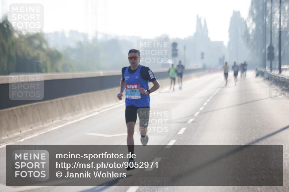 03.10.2025 - Köhlbrandbrückenlauf Jannik Wohlers http://msf.ph/oto/9052971 03.10.2025 09:10:19 Position 3 3247 meine-sportfotos.de