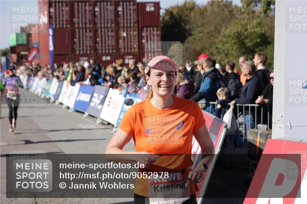 03.10.2025 - Köhlbrandbrückenlauf Jannik Wohlers http://msf.ph/oto/9052978 03.10.2025 13:09:18 Ziel 4129, 4334, 4351, 4377, 4486, 4681, 4901, 5061, 5242, 5740, 6037, 6062, 6349, 6562, 6661, 6743, 6814, 6816 meine-sportfotos.de