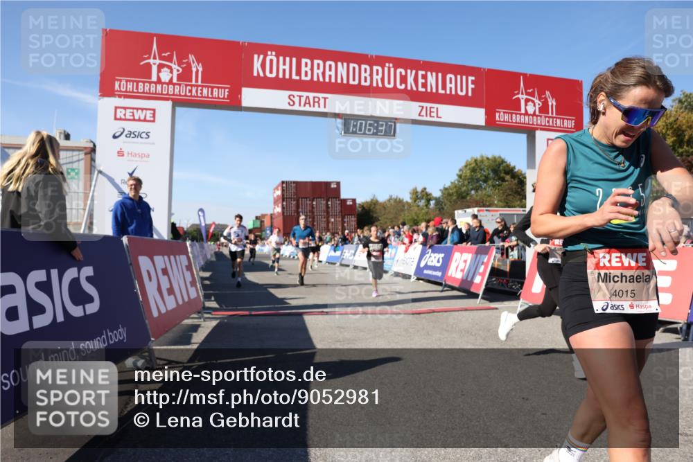 03.10.2025 - Köhlbrandbrückenlauf Lena Gebhardt http://msf.ph/oto/9052981 03.10.2025 13:06:37 Ziel 4015, 4026, 4122, 4151, 4312, 4396, 4405, 4658, 4659, 5798, 5971, 6061, 6256, 6721 meine-sportfotos.de