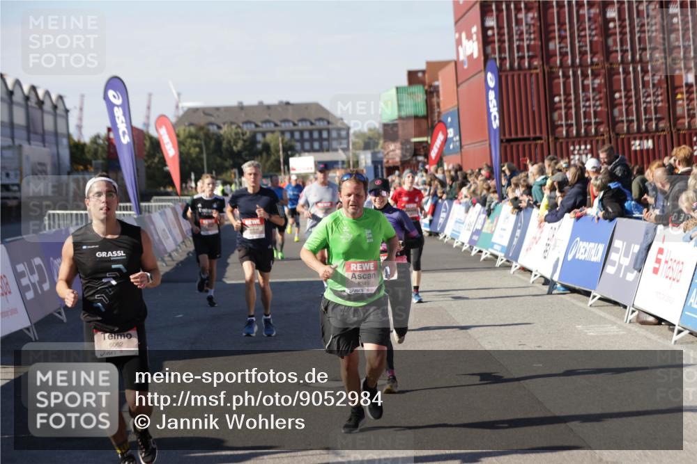 03.10.2025 - Köhlbrandbrückenlauf Jannik Wohlers http://msf.ph/oto/9052984 03.10.2025 13:09:18 Ziel 4129, 4334, 4351, 4377, 4486, 4681, 4901, 5061, 5242, 5740, 6037, 6062, 6349, 6562, 6661, 6743, 6814, 6816 meine-sportfotos.de