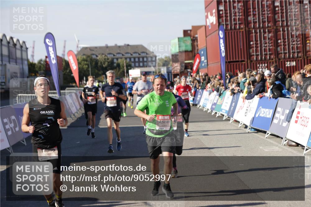 03.10.2025 - Köhlbrandbrückenlauf Jannik Wohlers http://msf.ph/oto/9052997 03.10.2025 13:09:18 Ziel 4129, 4334, 4351, 4377, 4486, 4681, 4901, 5061, 5242, 5740, 6037, 6062, 6349, 6562, 6661, 6743, 6814, 6816 meine-sportfotos.de