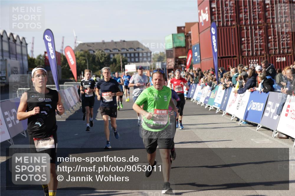 03.10.2025 - Köhlbrandbrückenlauf Jannik Wohlers http://msf.ph/oto/9053011 03.10.2025 13:09:19 Ziel 4129, 4134, 4334, 4351, 4377, 4486, 4681, 4901, 5061, 5242, 5352, 5740, 6037, 6062, 6349, 6562, 6661, 6743, 6814, 6816 meine-sportfotos.de