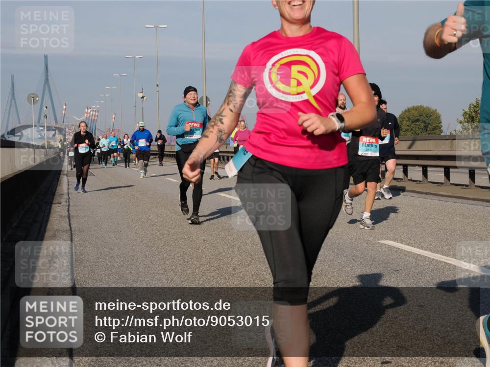 03.10.2025 - Köhlbrandbrückenlauf Fabian Wolf http://msf.ph/oto/9053015 03.10.2025 10:02:24 Position 3 6, 2424, 2897 meine-sportfotos.de