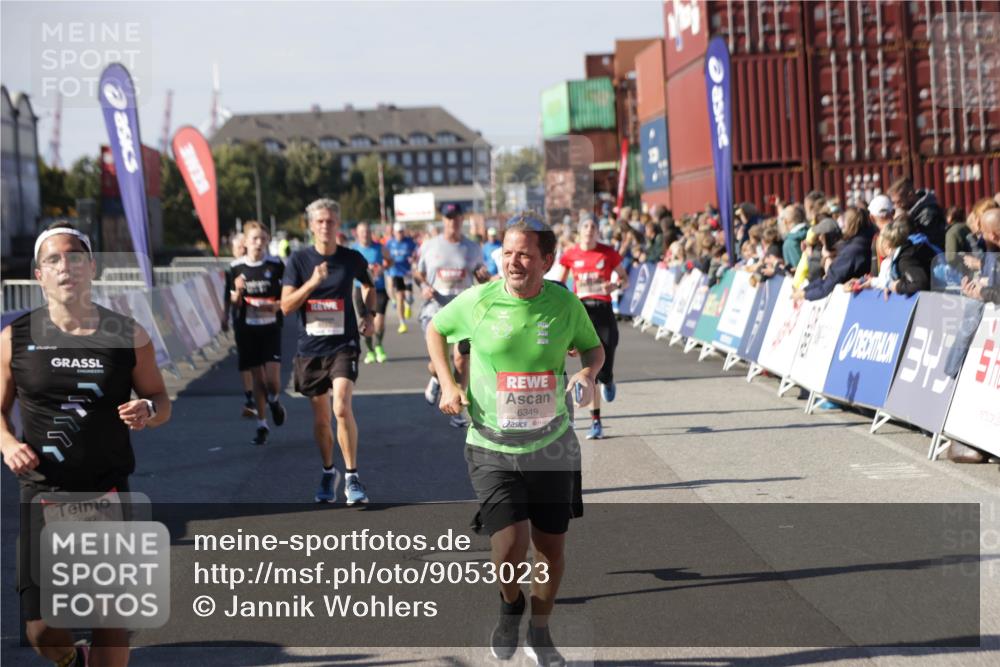 03.10.2025 - Köhlbrandbrückenlauf Jannik Wohlers http://msf.ph/oto/9053023 03.10.2025 13:09:19 Ziel 4129, 4134, 4334, 4351, 4377, 4486, 4681, 4901, 5061, 5242, 5352, 5740, 6037, 6062, 6349, 6562, 6661, 6743, 6814, 6816 meine-sportfotos.de