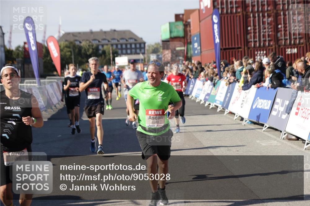 03.10.2025 - Köhlbrandbrückenlauf Jannik Wohlers http://msf.ph/oto/9053028 03.10.2025 13:09:19 Ziel 4129, 4134, 4334, 4351, 4377, 4486, 4681, 4901, 5061, 5242, 5352, 5740, 6037, 6062, 6349, 6562, 6661, 6743, 6814, 6816 meine-sportfotos.de