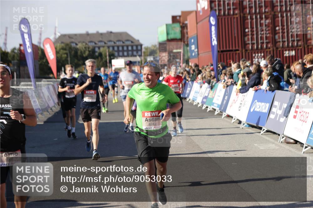 03.10.2025 - Köhlbrandbrückenlauf Jannik Wohlers http://msf.ph/oto/9053033 03.10.2025 13:09:19 Ziel 4129, 4134, 4334, 4351, 4377, 4486, 4681, 4901, 5061, 5242, 5352, 5740, 6037, 6062, 6349, 6562, 6661, 6743, 6814, 6816 meine-sportfotos.de