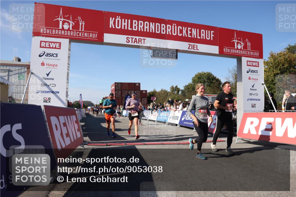 03.10.2025 - Köhlbrandbrückenlauf Lena Gebhardt http://msf.ph/oto/9053038 03.10.2025 13:22:53 Ziel 4602, 4603, 5046, 5189, 5924, 5925, 6027, 6107 meine-sportfotos.de