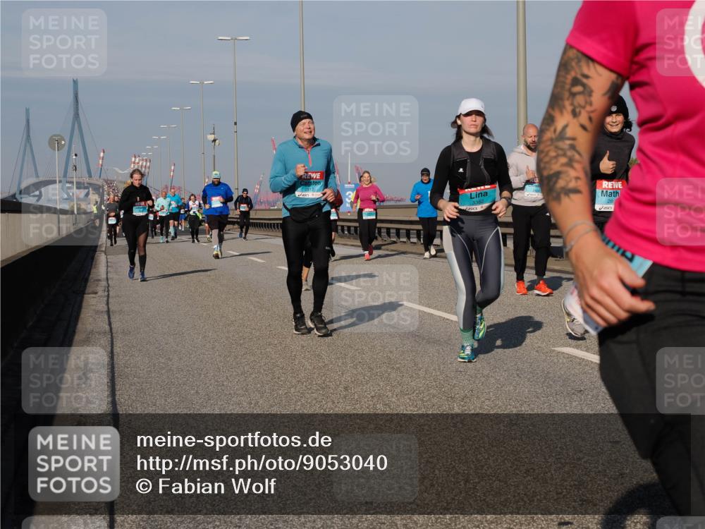 03.10.2025 - Köhlbrandbrückenlauf Fabian Wolf http://msf.ph/oto/9053040 03.10.2025 10:02:25 Position 3 2817, 3382, 289, 19 meine-sportfotos.de