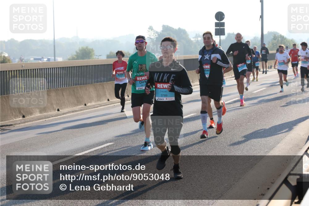 03.10.2025 - Köhlbrandbrückenlauf Lena Gebhardt http://msf.ph/oto/9053048 03.10.2025 09:15:38 Position 1 2815, 3789, 934 meine-sportfotos.de