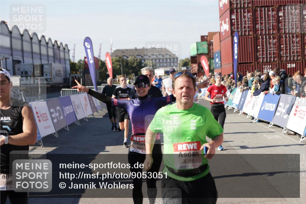 03.10.2025 - Köhlbrandbrückenlauf Jannik Wohlers http://msf.ph/oto/9053051 03.10.2025 13:09:20 Ziel 4129, 4134, 4212, 4334, 4377, 4486, 4681, 4901, 5061, 5352, 5740, 6037, 6062, 6349, 6562, 6661, 6743 meine-sportfotos.de