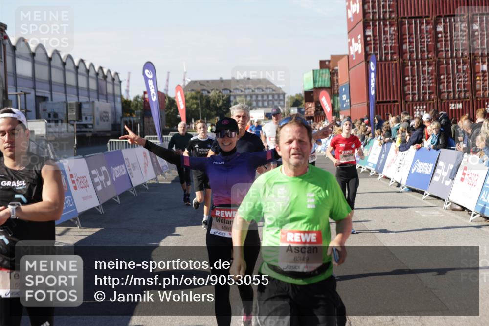 03.10.2025 - Köhlbrandbrückenlauf Jannik Wohlers http://msf.ph/oto/9053055 03.10.2025 13:09:20 Ziel 4129, 4134, 4212, 4334, 4377, 4486, 4681, 4901, 5061, 5352, 5740, 6037, 6062, 6349, 6562, 6661, 6743 meine-sportfotos.de