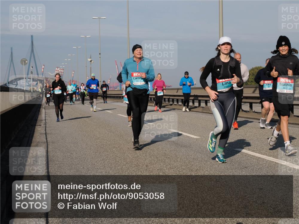 03.10.2025 - Köhlbrandbrückenlauf Fabian Wolf http://msf.ph/oto/9053058 03.10.2025 10:02:25 Position 3 2817, 3382, 2460, 2897 meine-sportfotos.de