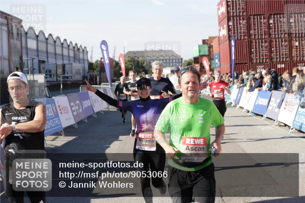 03.10.2025 - Köhlbrandbrückenlauf Jannik Wohlers http://msf.ph/oto/9053066 03.10.2025 13:09:21 Ziel 4129, 4134, 4212, 4334, 4377, 4486, 4681, 4901, 5061, 5352, 5740, 6037, 6062, 6349, 6562, 6661, 6743 meine-sportfotos.de