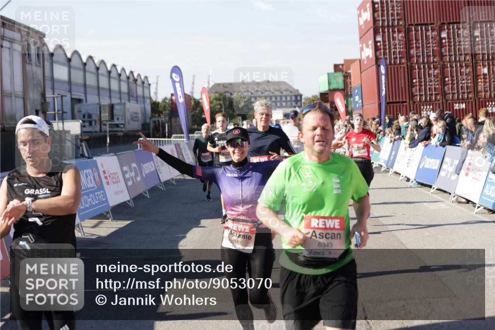 03.10.2025 - Köhlbrandbrückenlauf Jannik Wohlers http://msf.ph/oto/9053070 03.10.2025 13:09:21 Ziel 4129, 4134, 4212, 4334, 4377, 4486, 4681, 4901, 5061, 5352, 5740, 6037, 6062, 6349, 6562, 6661, 6743 meine-sportfotos.de