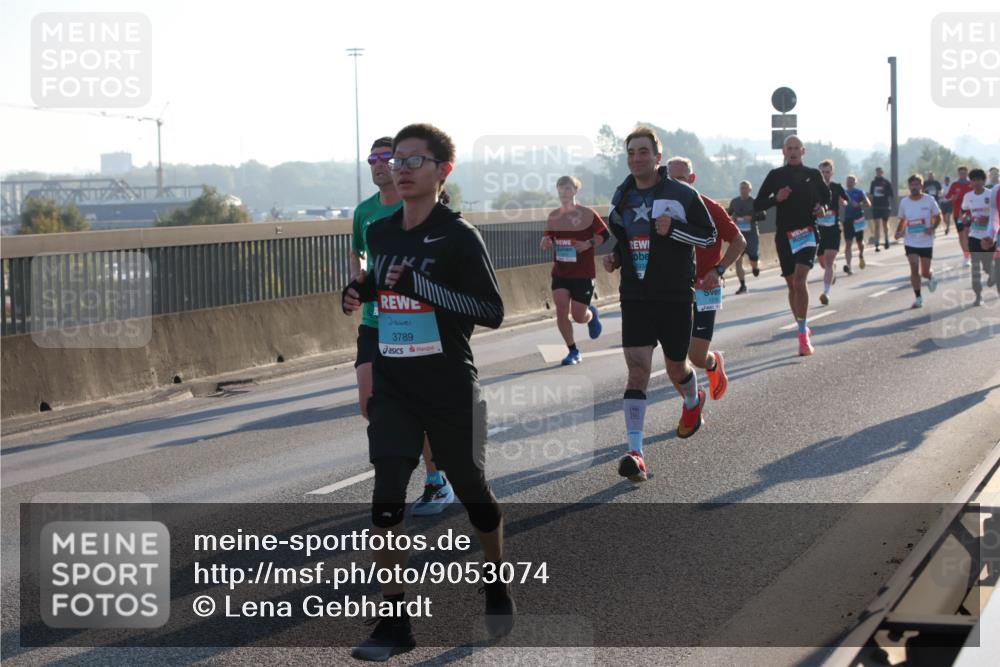 03.10.2025 - Köhlbrandbrückenlauf Lena Gebhardt http://msf.ph/oto/9053074 03.10.2025 09:15:39 Position 1 3789 meine-sportfotos.de