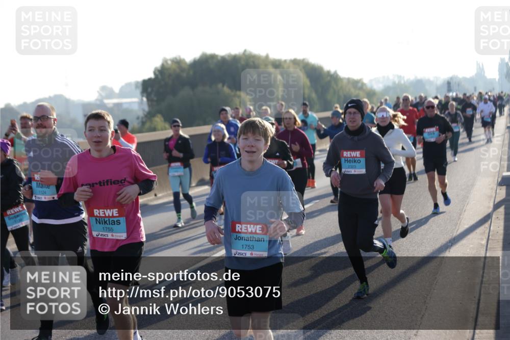 03.10.2025 - Köhlbrandbrückenlauf Jannik Wohlers http://msf.ph/oto/9053075 03.10.2025 09:19:47 Position 3 133, 1124, 1755, 1753, 2323 meine-sportfotos.de