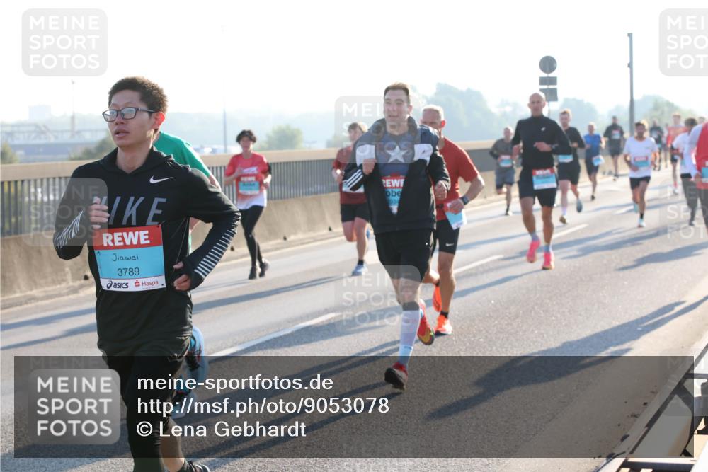 03.10.2025 - Köhlbrandbrückenlauf Lena Gebhardt http://msf.ph/oto/9053078 03.10.2025 09:15:39 Position 1 3789, 934 meine-sportfotos.de