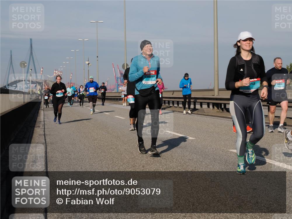 03.10.2025 - Köhlbrandbrückenlauf Fabian Wolf http://msf.ph/oto/9053079 03.10.2025 10:02:25 Position 3 2817, 3582, 2460 meine-sportfotos.de