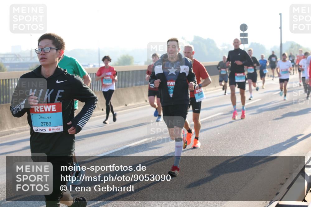 03.10.2025 - Köhlbrandbrückenlauf Lena Gebhardt http://msf.ph/oto/9053090 03.10.2025 09:15:39 Position 1 3789, 934 meine-sportfotos.de