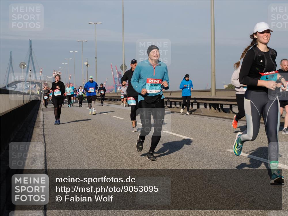 03.10.2025 - Köhlbrandbrückenlauf Fabian Wolf http://msf.ph/oto/9053095 03.10.2025 10:02:26 Position 3 2817 meine-sportfotos.de