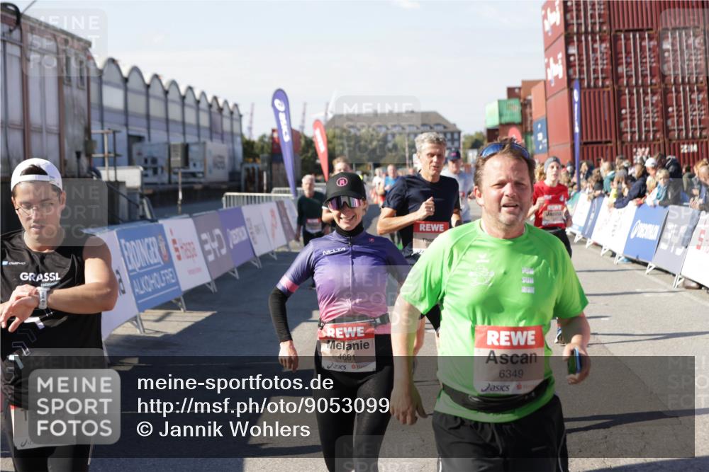 03.10.2025 - Köhlbrandbrückenlauf Jannik Wohlers http://msf.ph/oto/9053099 03.10.2025 13:09:21 Ziel 4129, 4134, 4212, 4334, 4377, 4486, 4681, 4901, 5061, 5352, 5740, 6037, 6062, 6349, 6562, 6661, 6743 meine-sportfotos.de