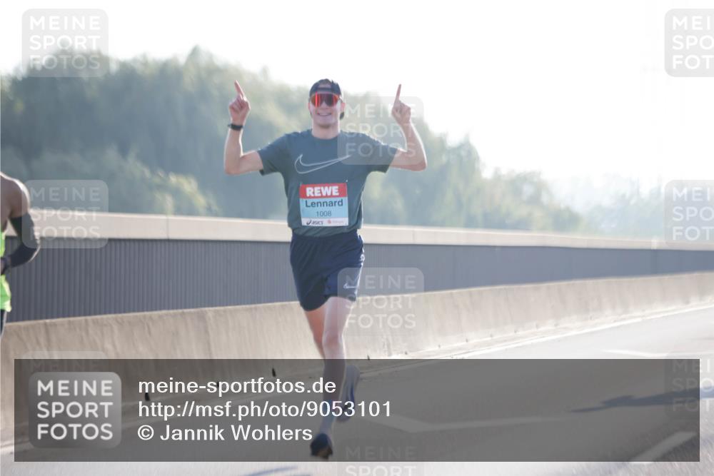 03.10.2025 - Köhlbrandbrückenlauf Jannik Wohlers http://msf.ph/oto/9053101 03.10.2025 09:10:37 Position 3 1008 meine-sportfotos.de