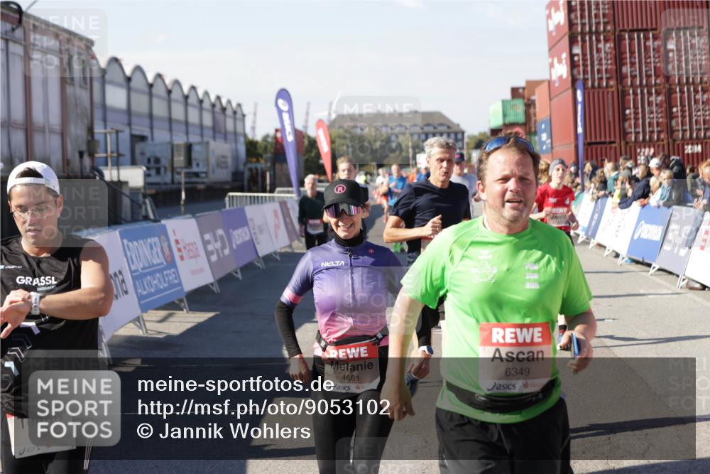 03.10.2025 - Köhlbrandbrückenlauf Jannik Wohlers http://msf.ph/oto/9053102 03.10.2025 13:09:21 Ziel 4129, 4134, 4212, 4334, 4377, 4486, 4681, 4901, 5061, 5352, 5740, 6037, 6062, 6349, 6562, 6661, 6743 meine-sportfotos.de