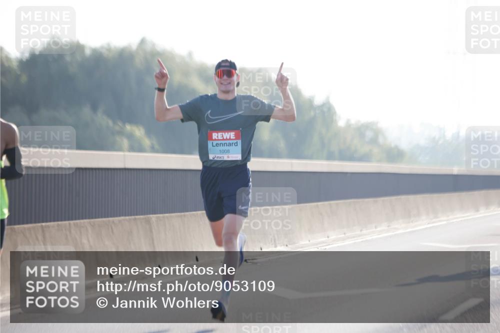 03.10.2025 - Köhlbrandbrückenlauf Jannik Wohlers http://msf.ph/oto/9053109 03.10.2025 09:10:37 Position 3 1008 meine-sportfotos.de