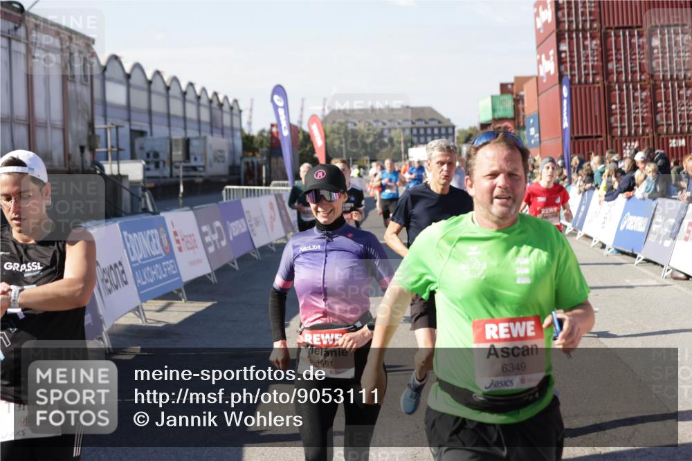 03.10.2025 - Köhlbrandbrückenlauf Jannik Wohlers http://msf.ph/oto/9053111 03.10.2025 13:09:21 Ziel 4129, 4134, 4212, 4334, 4377, 4486, 4681, 4901, 5061, 5352, 5740, 6037, 6062, 6349, 6562, 6661, 6743 meine-sportfotos.de