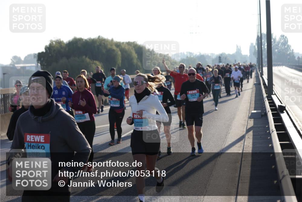 03.10.2025 - Köhlbrandbrückenlauf Jannik Wohlers http://msf.ph/oto/9053118 03.10.2025 09:19:48 Position 3 2323, 33, 3723, 1303 meine-sportfotos.de