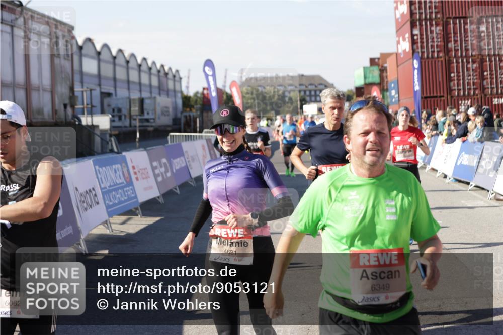 03.10.2025 - Köhlbrandbrückenlauf Jannik Wohlers http://msf.ph/oto/9053121 03.10.2025 13:09:21 Ziel 4129, 4134, 4212, 4334, 4377, 4486, 4681, 4901, 5061, 5352, 5740, 6037, 6062, 6349, 6562, 6661, 6743 meine-sportfotos.de