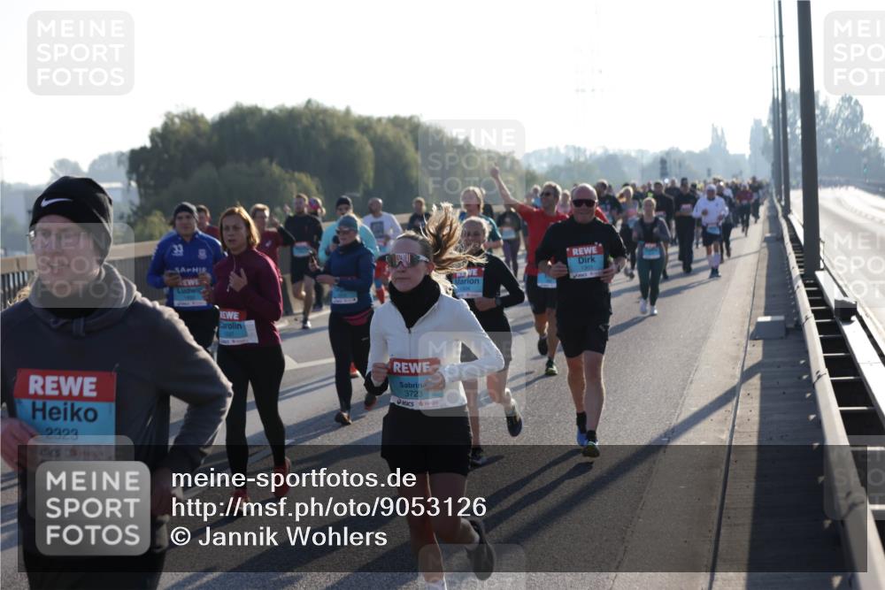 03.10.2025 - Köhlbrandbrückenlauf Jannik Wohlers http://msf.ph/oto/9053126 03.10.2025 09:19:48 Position 3 2323, 3, 33, 3723, 1303 meine-sportfotos.de