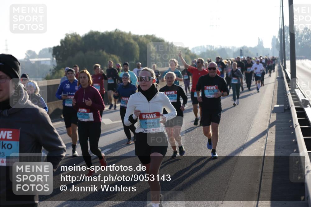 03.10.2025 - Köhlbrandbrückenlauf Jannik Wohlers http://msf.ph/oto/9053143 03.10.2025 09:19:49 Position 3 23, 3723, 1303 meine-sportfotos.de