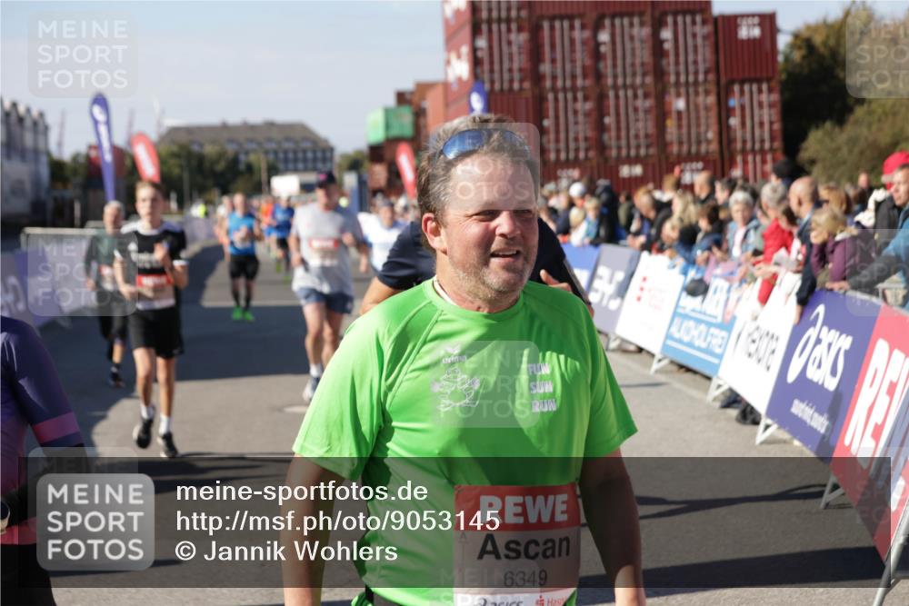 03.10.2025 - Köhlbrandbrückenlauf Jannik Wohlers http://msf.ph/oto/9053145 03.10.2025 13:09:22 Ziel 4129, 4134, 4212, 4334, 4377, 4681, 5061, 5352, 5740, 6037, 6062, 6349, 6661, 6743 meine-sportfotos.de